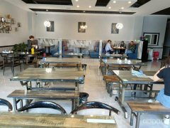 C8221位于昌吉市中山路中山商务广场临街300店面转让