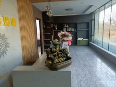 C8235位于呼图壁四季花城临街306平店面出租