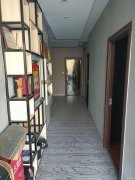 C8235位于呼图壁四季花城临街306平店面出租