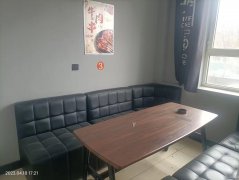 C8263位于阜康市锦都花园小区临街126平店面转让