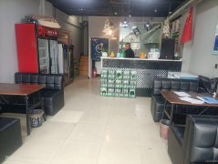 C8263位于阜康市锦都花园小区临街126平店面转让