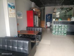 C8263位于阜康市锦都花园小区临街126平店面转让