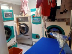 C8272位于昌吉市文化西路临街53平品牌加盟翰皇干洗店转让