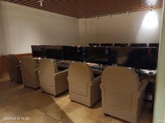 C8273位于昌吉市北京南路华东步行街附近二楼店面转让