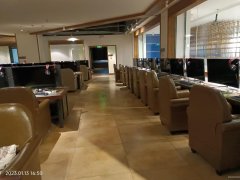 C8273位于昌吉市北京南路华东步行街附近二楼店面转让