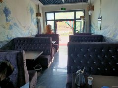 C8297位于阜康市六号公馆网红街附近临街89平店面转让