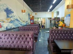 C8297位于阜康市六号公馆网红街附近临街89平店面转让