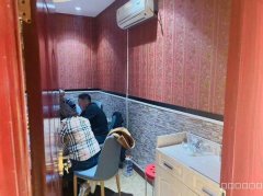 C8335位于昌吉吉祥花园西门南侧96平餐饮店转让