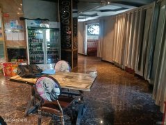 C8353位于阜康市中医院附近经营中240平餐吧低价急转