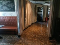 C8353位于阜康市中医院附近经营中240平餐吧低价急转