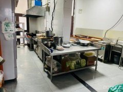 C8371乌市头屯河区西雅图小镇托克逊拌面108平餐饮店转让