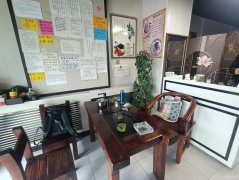 C8376位于昌吉市青年南路桃园小区临街52平店面转让