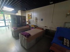 C8376位于昌吉市青年南路桃园小区临街52平店面转让