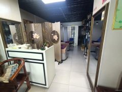 C8376位于昌吉市青年南路桃园小区临街52平店面转让