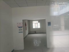 C8392位于昌吉市融景城二期临街105平店面出租