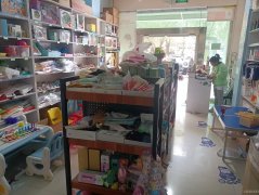 C8411位于昌吉市建国西路金城维也纳南门临街86平店面转让