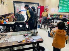 C8415五家渠位于三宫步行街96平餐饮店转让