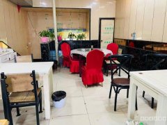 C8415五家渠位于三宫步行街96平餐饮店转让