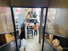 C8415五家渠位于三宫步行街96平餐饮店转让