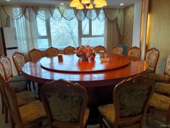 C8424位于阜康商贸城440平旺铺转让