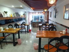 C8424位于阜康商贸城440平旺铺转让