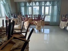 C8424位于阜康商贸城440平旺铺转让