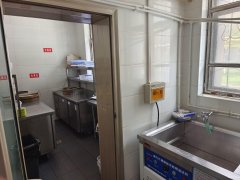 C8437位于乌鲁木齐云上天山客栈迎宾路辣美滋火锅店转让