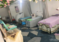 C8412位于昌吉市海棠小镇一期临街100平店面转让