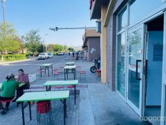 C8449乌市新市区德源逸品枫景门面烧烤店转让