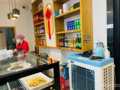 C8472位于乌市马德里春天240平面馆转让