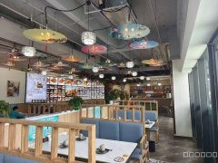 C8492位于乌鲁木齐市东站路万科生活广场疆悦味道餐饮店转让