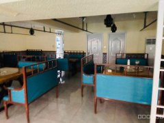 C8491位于乌市西山九鼎300平烧烤店转让