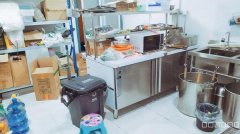 C8483米东区交通厅小区43平旺铺出售