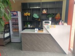 C8521位于奇台县金迪花苑小区临街店面转让