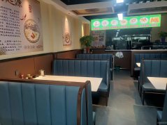 C8521位于奇台县金迪花苑小区临街店面转让