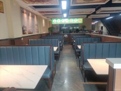 C8521位于奇台县金迪花苑小区临街店面转让