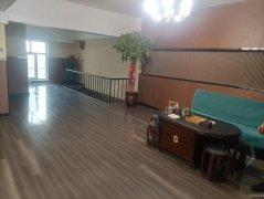 C8521位于奇台县金迪花苑小区临街店面转让