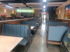 C8521位于奇台县金迪花苑小区临街店面转让