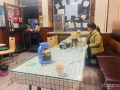 C8594位于昌吉三工镇移动公司旁95平快餐店转让