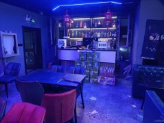 C8609位于昌吉市长宁南路富友国际西门临街160平店面转让