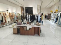 C8619八钢佳域超市楼下172平旺铺转让