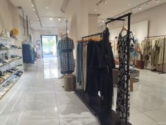 C8619八钢佳域超市楼下172平旺铺转让