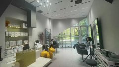 C8621瑞达世贸大厦150平美发店转让