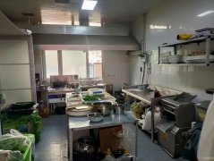 C8626位于昌吉市青年路万博学府小区临街75平店面转让