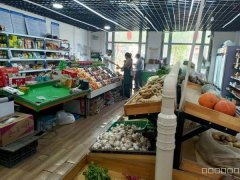 C8629位于五家渠市国际蓝湾西门内100平店面转让