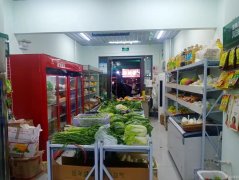 C8637世界冠郡2期77平水果店低价转让