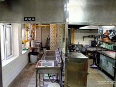 C8640长宁南路与吐鲁番东路交叉口新装修好的临街火锅店转让