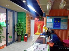 C8640长宁南路与吐鲁番东路交叉口新装修好的临街火锅店转让