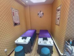 C8649位于昌吉市长宁南路富友国际东门临街130平店面转让