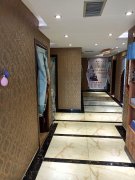 C8649位于昌吉市长宁南路富友国际东门临街130平店面转让